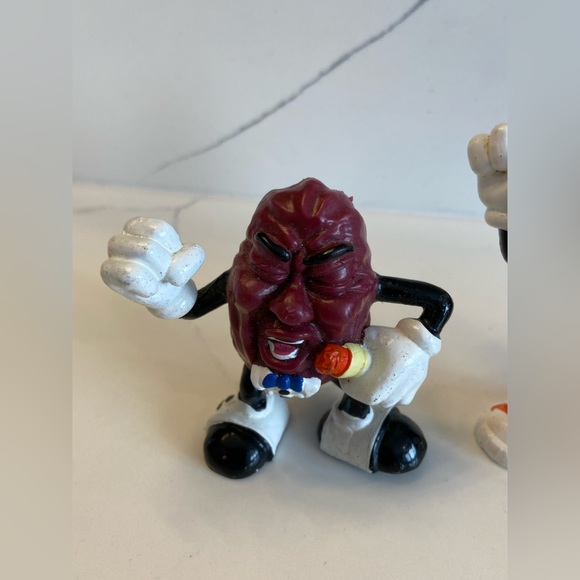 Vintage California Raisins Singer Dancer Figures 1987 Calrab PVC 3” Collectible - Picture 2 of 7